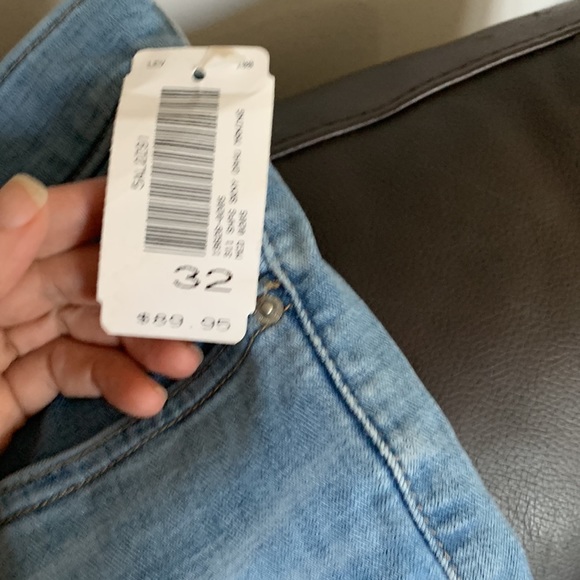 Brand new Levi’s size 32 never worn ladies jeans - Picture 2 of 2